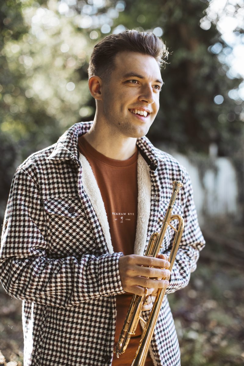 Louis Dowdeswell press photo: Outdoor, portrait